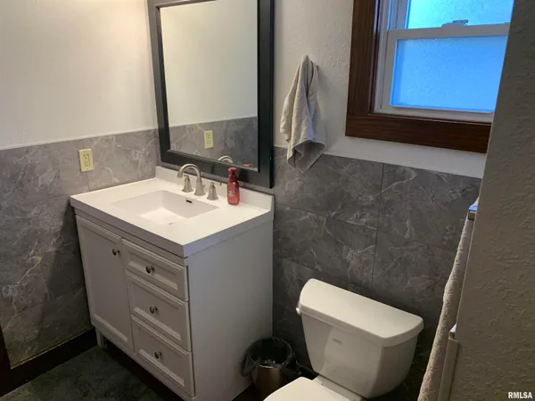 $179,000 | 412 West Broadway, Monmouth, IL 61462