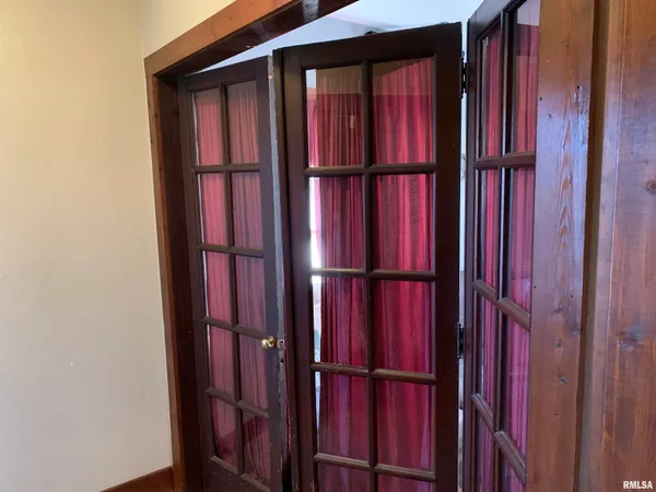 $179,000 | 412 West Broadway, Monmouth, IL 61462