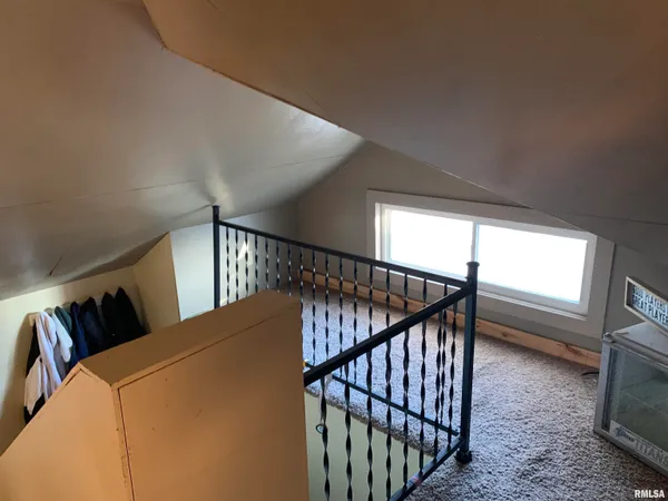 $179,000 | 412 West Broadway, Monmouth, IL 61462