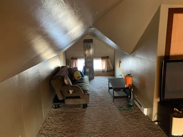 $179,000 | 412 West Broadway, Monmouth, IL 61462