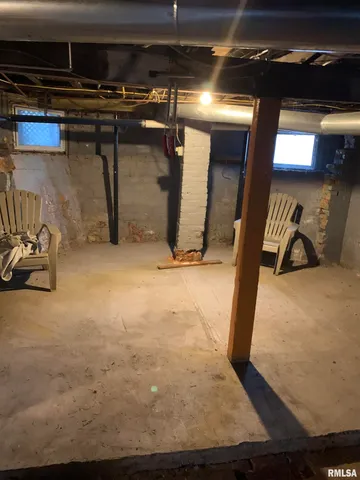 $185,000 | 412 West Broadway, Monmouth, IL 61462