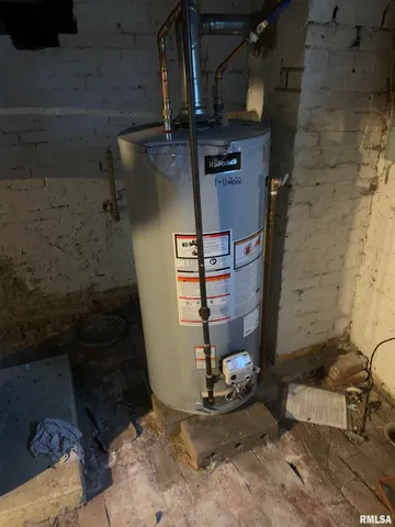 $185,000 | 412 West Broadway, Monmouth, IL 61462