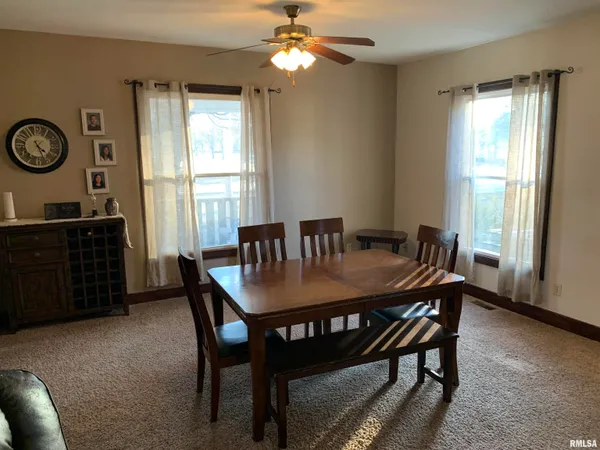 $179,000 | 412 West Broadway, Monmouth, IL 61462