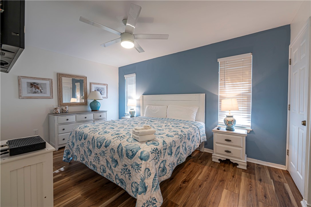 622 Beach Access Road Port Aransas, TX 78373 - Photo 9 of 16 Gallery Image 9