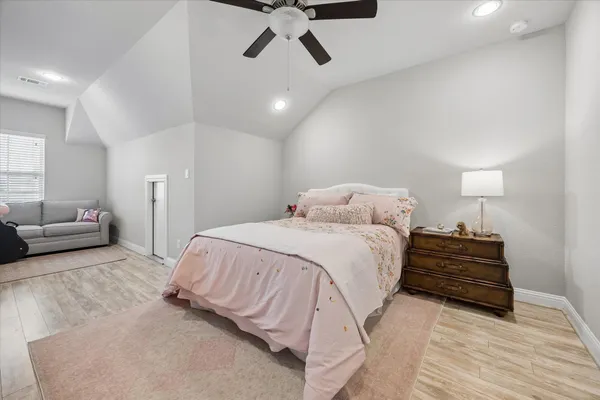 $580,000 | 8417 Water Oak Pass Drive, Houston, TX 77055