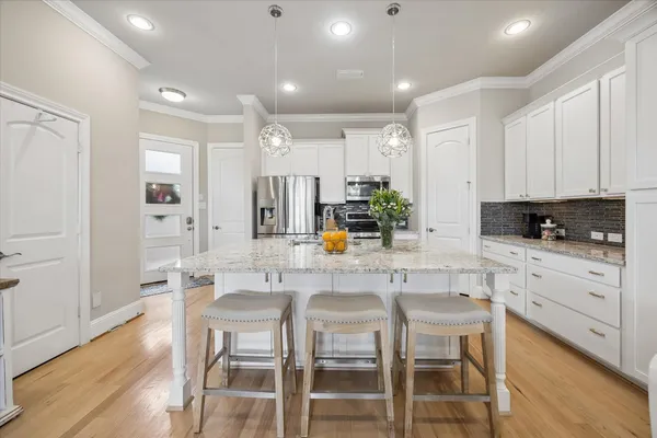 $580,000 | 8417 Water Oak Pass Drive, Houston, TX 77055