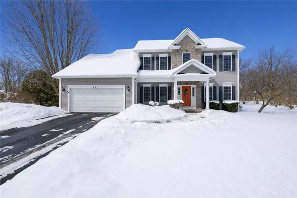 $449,900 | 643 Kayloc Circle, Webster, NY 14580