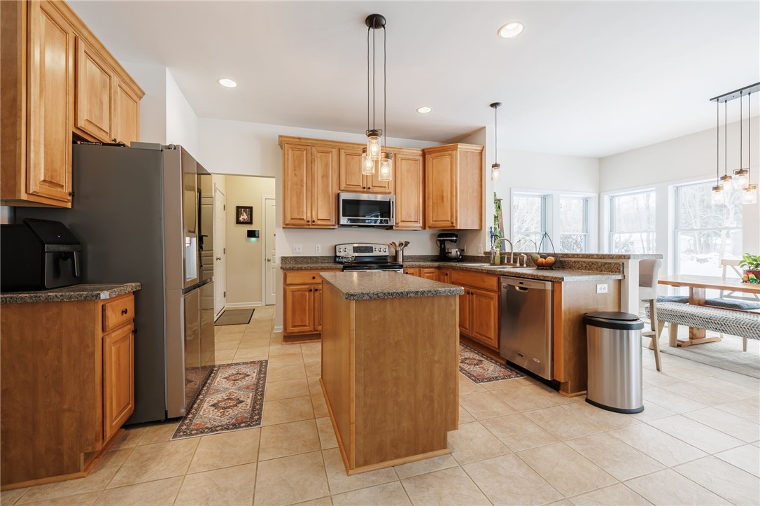 643 Kayloc Circle Webster, NY 14580 - Photo 12 of 33