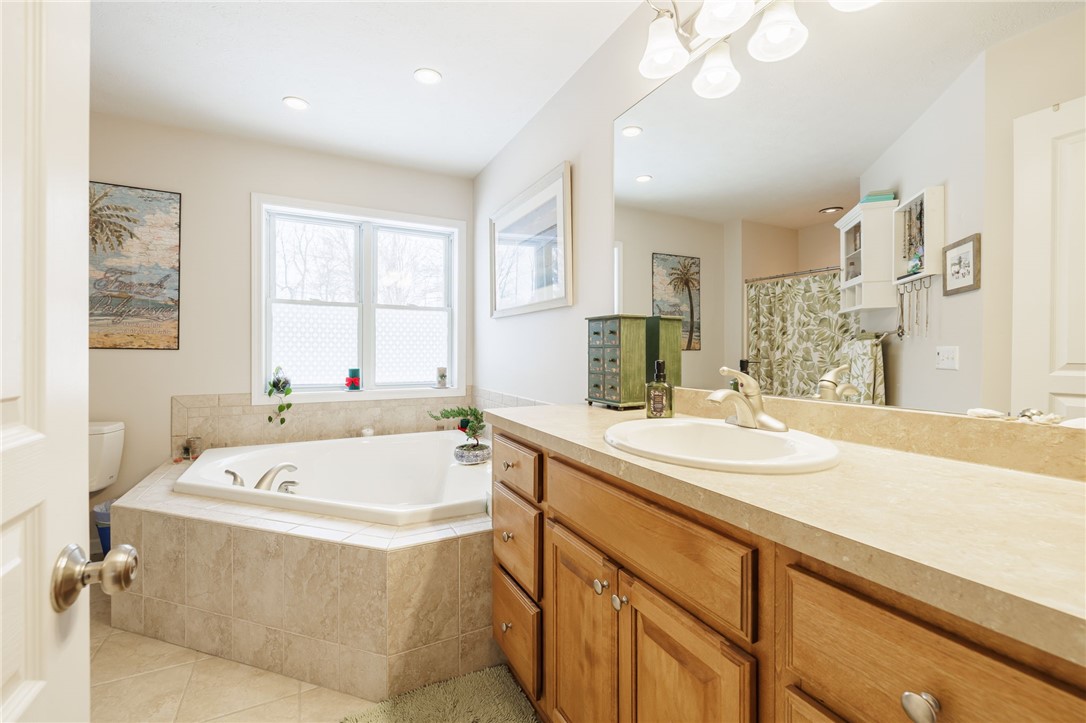 643 Kayloc Circle Webster, NY 14580 - Photo 25 of 33