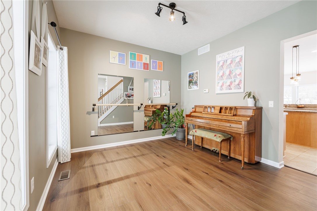 643 Kayloc Circle Webster, NY 14580 - Photo 6 of 33