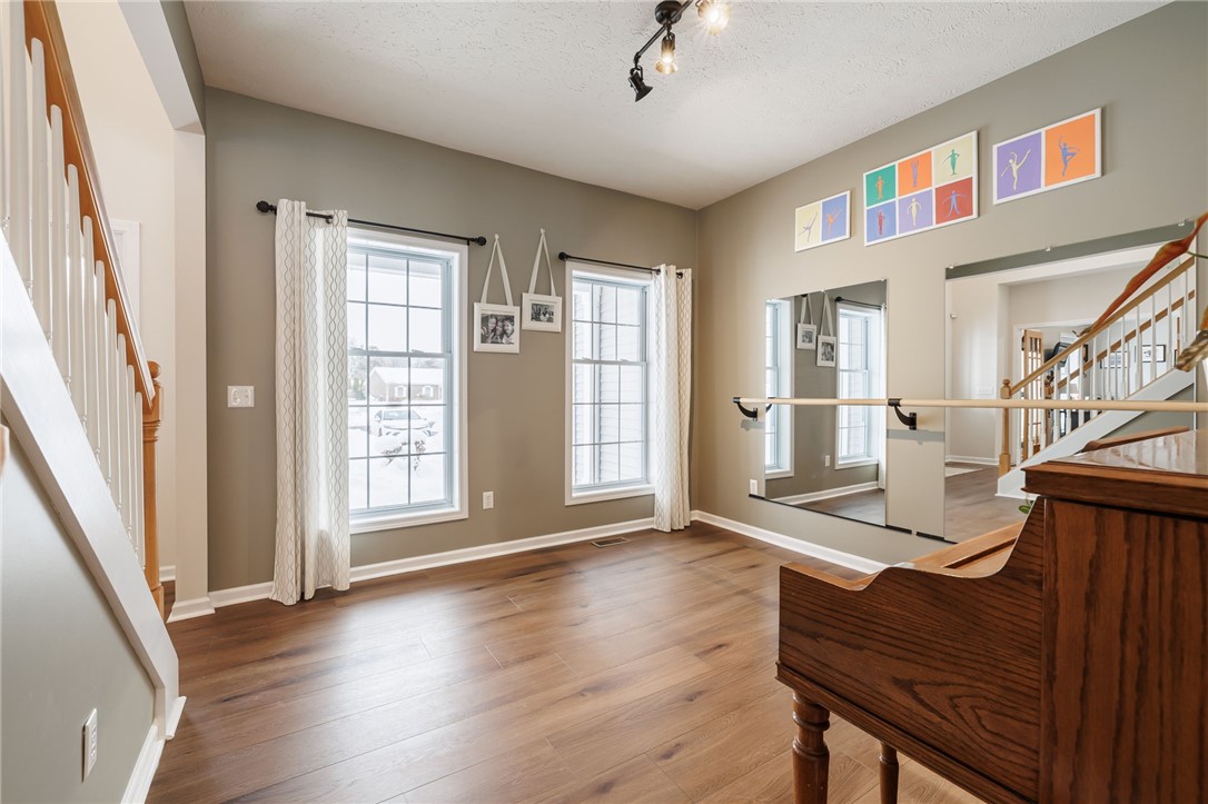 643 Kayloc Circle Webster, NY 14580 - Photo 7 of 33