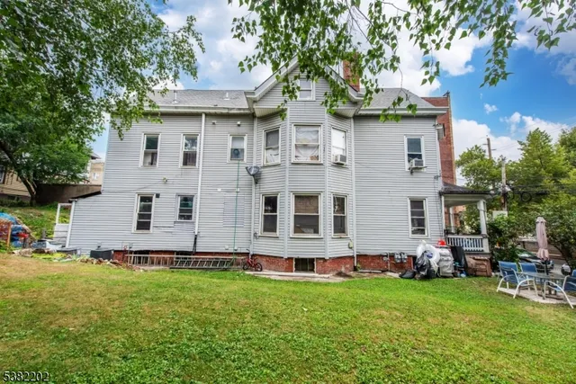 front view of house with a yard