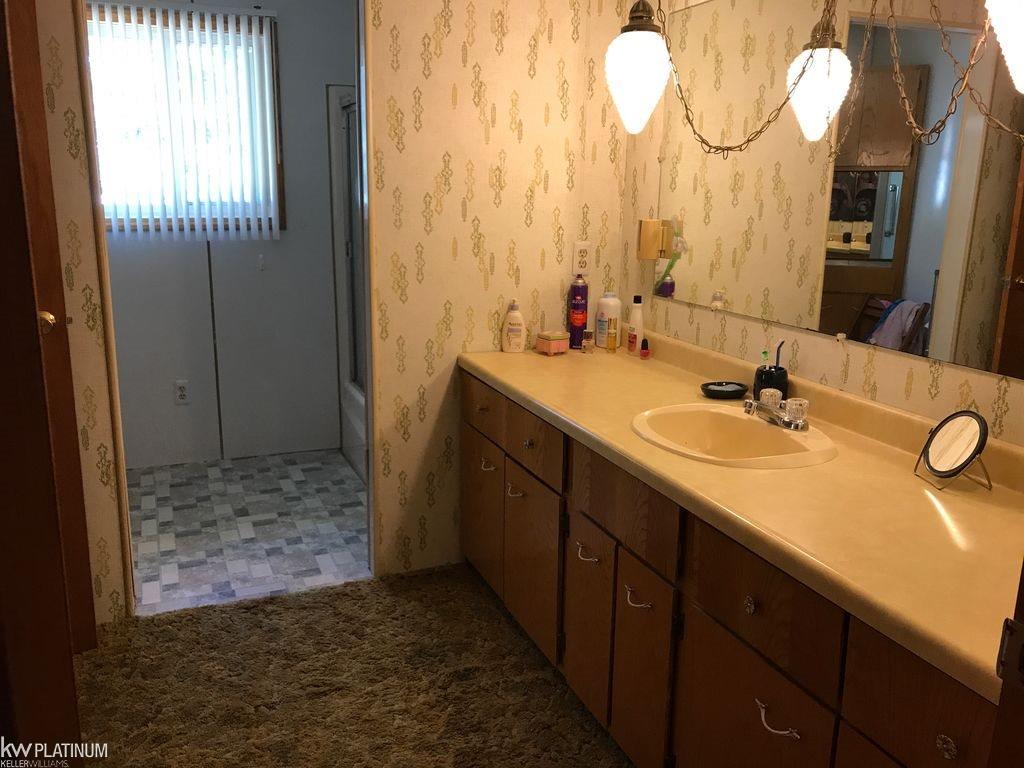 1035 Holmes Road Allenton, MI 48002 - Photo 18 of 26 31330138-19.JPG