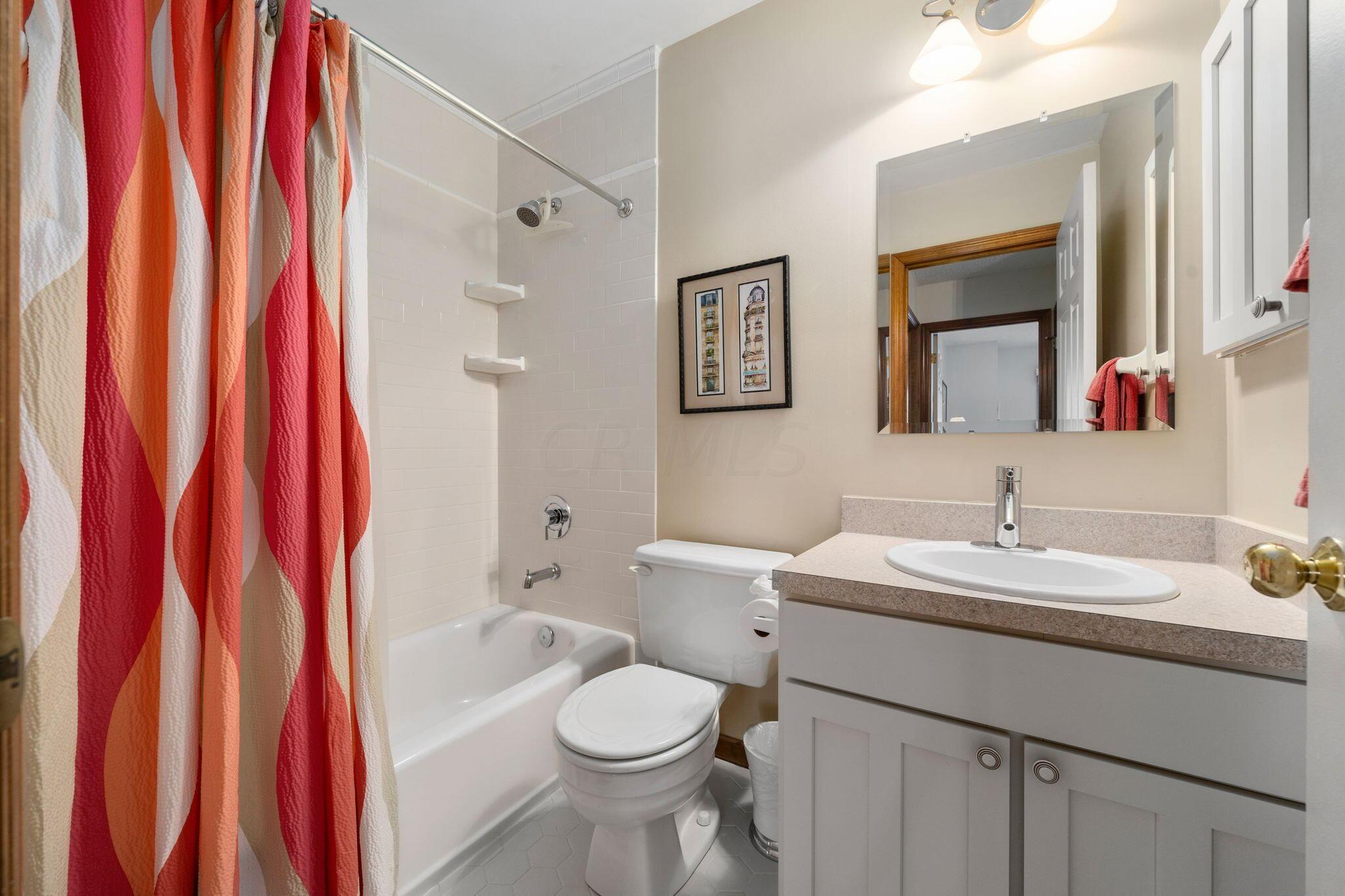 2159 Sandston Road Columbus, OH 43220 - Photo 22 of 38 Full Hall Bath