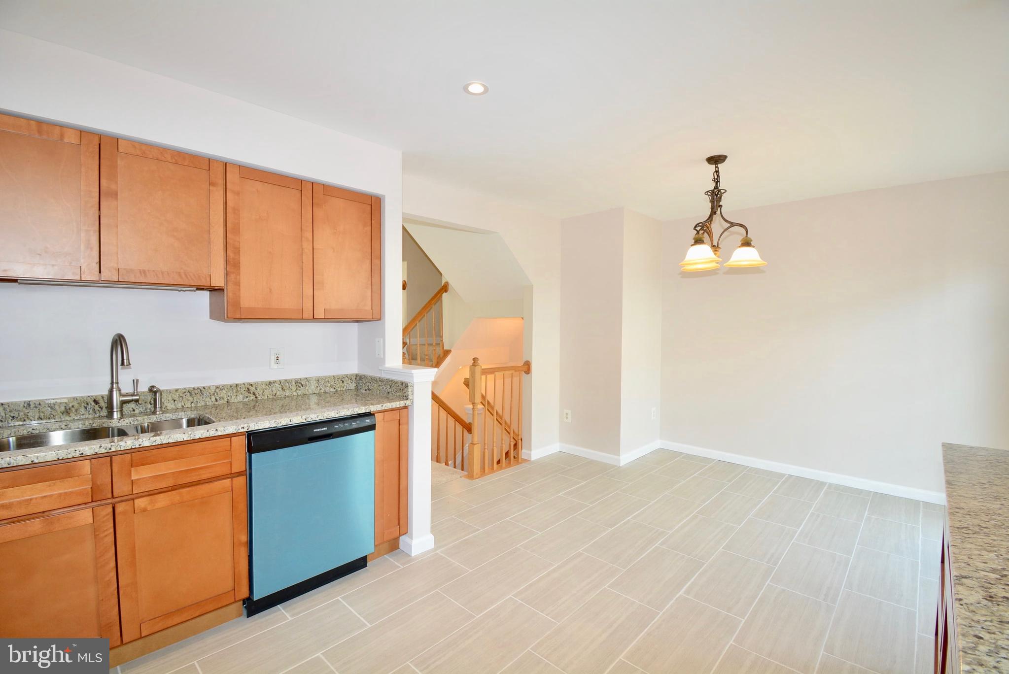 6494 Topsails Lane Springfield, VA 22150 - Photo 12 of 32 KITCHEN DINING AREA