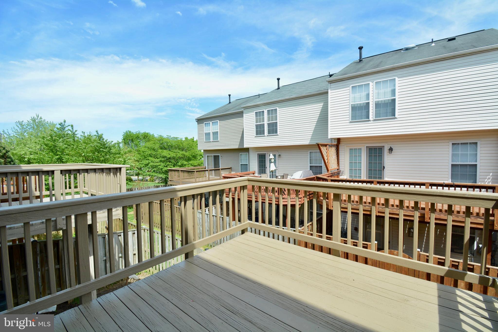6494 Topsails Lane Springfield, VA 22150 - Photo 15 of 32 DECK OFF COUNTRY KITCHEN