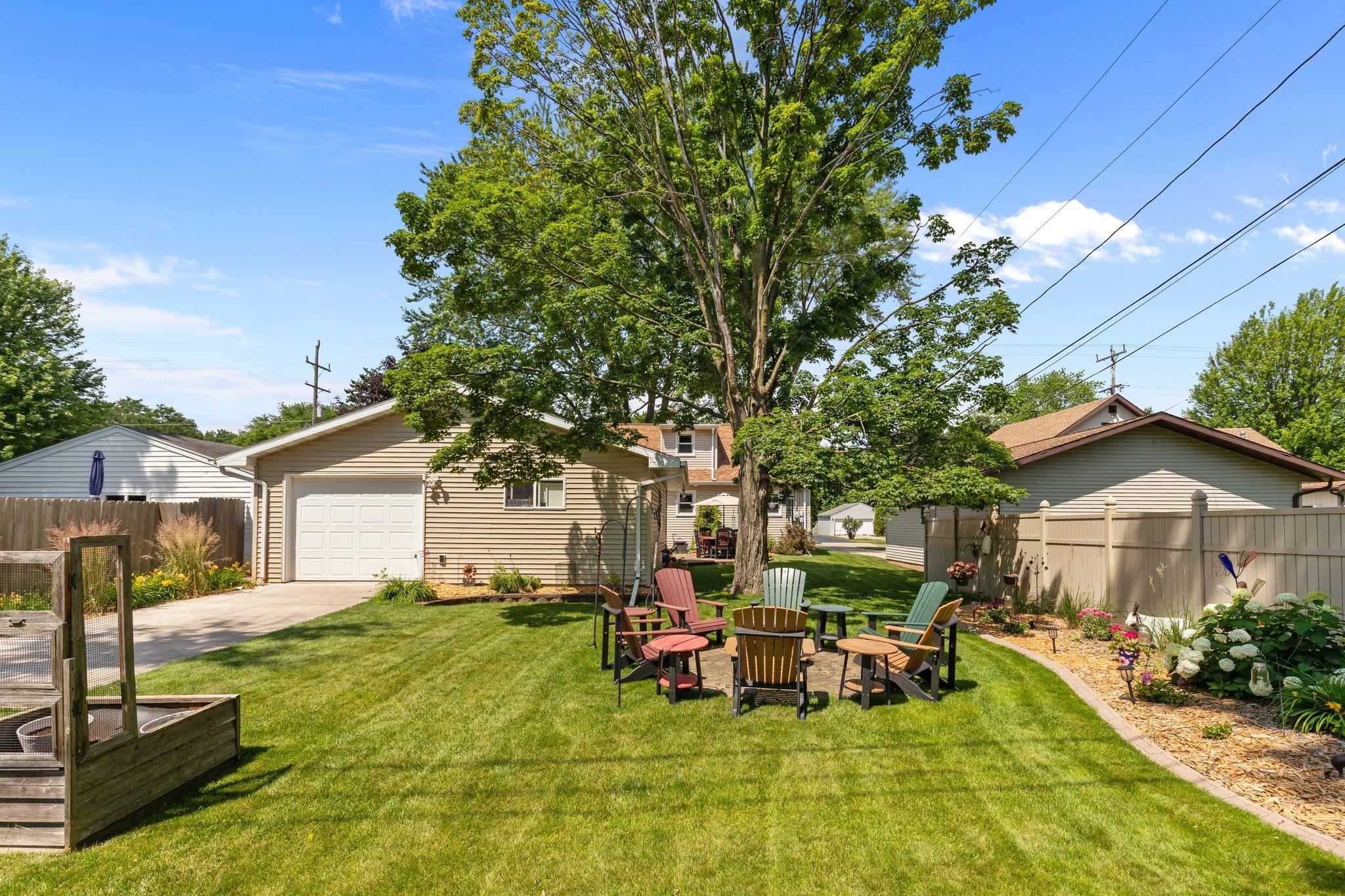 418 South Weimar Street Appleton, WI 54915 - Photo 10 of 46