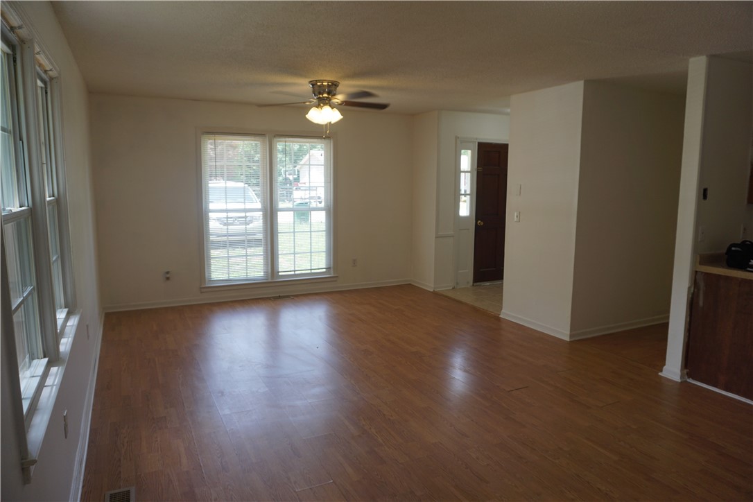 9 Ridge Court Williamston, SC 29697 - Photo 4 of 13 Gallery Image 4