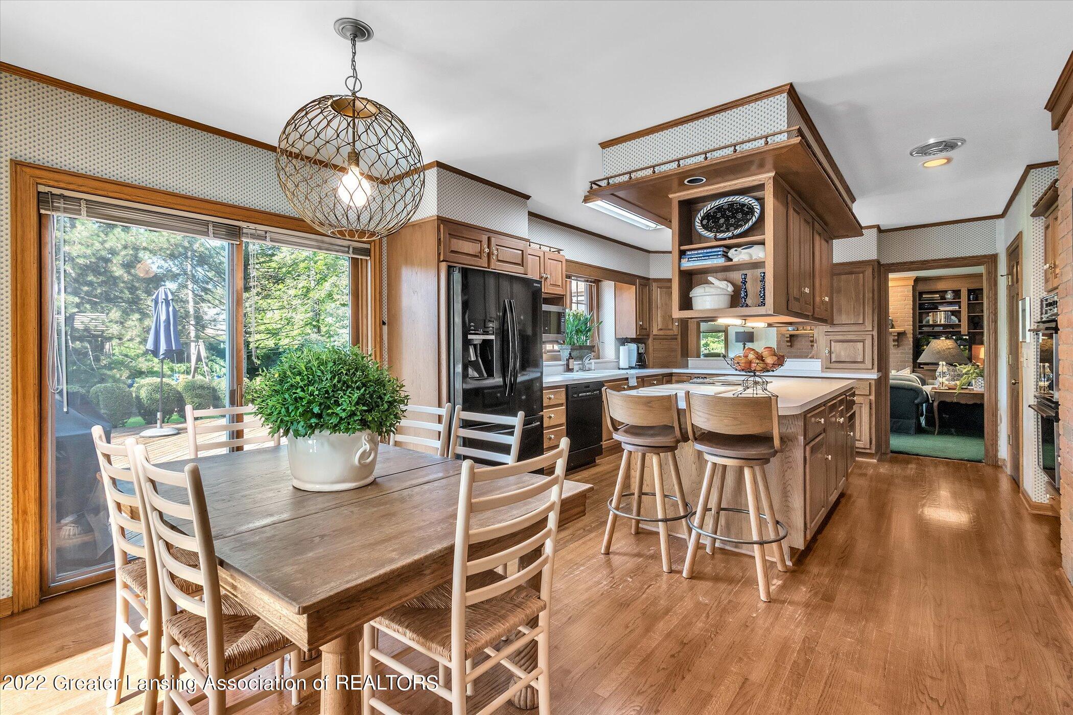 1433 Dennison Road East Lansing, MI 48823 - Photo 12 of 53 Casual Dining