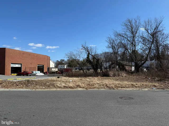 a view of a house with a snow in front of it