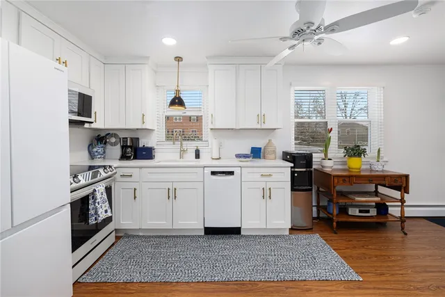 $2,200 | 70 Carroll Avenue, Unit 1009, Newport, RI 02840