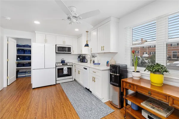 $2,200 | 70 Carroll Avenue, Unit 1009, Newport, RI 02840