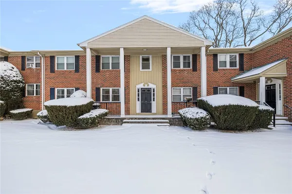 $2,200 | 70 Carroll Avenue, Unit 1009, Newport, RI 02840