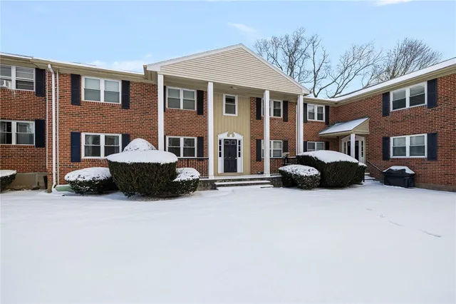 $2,200 | 70 Carroll Avenue, Unit 1009, Newport, RI 02840