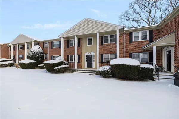 $2,200 | 70 Carroll Avenue, Unit 1009, Newport, RI 02840