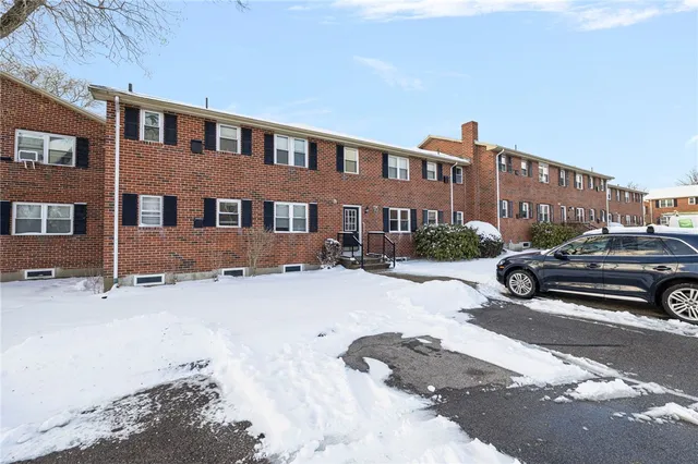 $2,200 | 70 Carroll Avenue, Unit 1009, Newport, RI 02840