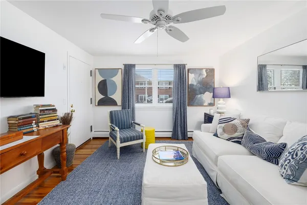 $2,200 | 70 Carroll Avenue, Unit 1009, Newport, RI 02840