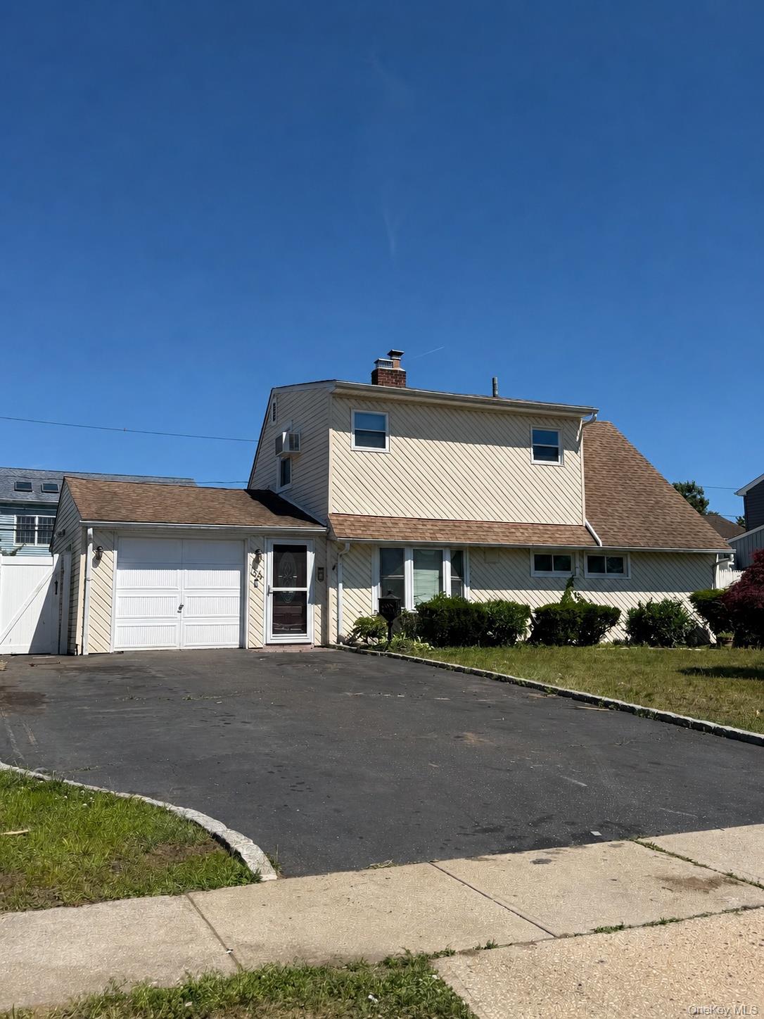 34 Prentice Road Levittown, NY 11756 - Photo 1 of 1