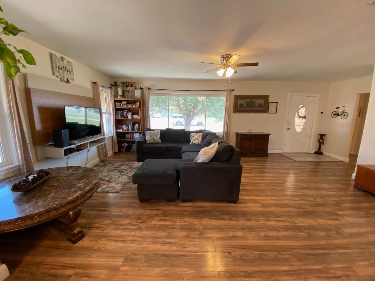 1420 Watts Avenue Ralls, TX 79357 - Photo 4 of 17 Photo 4