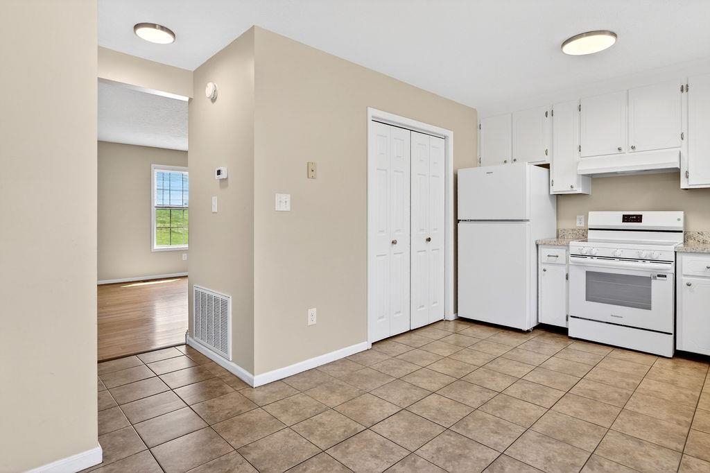 2333 Morris Mill Road, Unit 20 Staunton, VA 24401 - Photo 12 of 26 Kit view looking back into