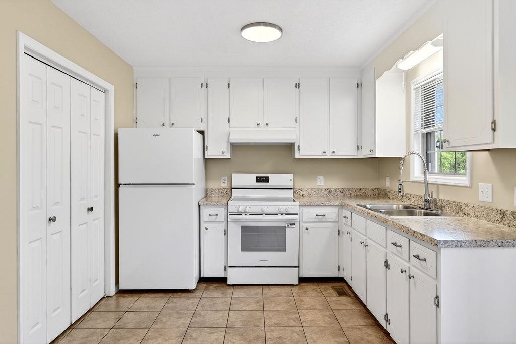 2333 Morris Mill Road, Unit 20 Staunton, VA 24401 - Photo 10 of 26 Kitchen has Tile Floor