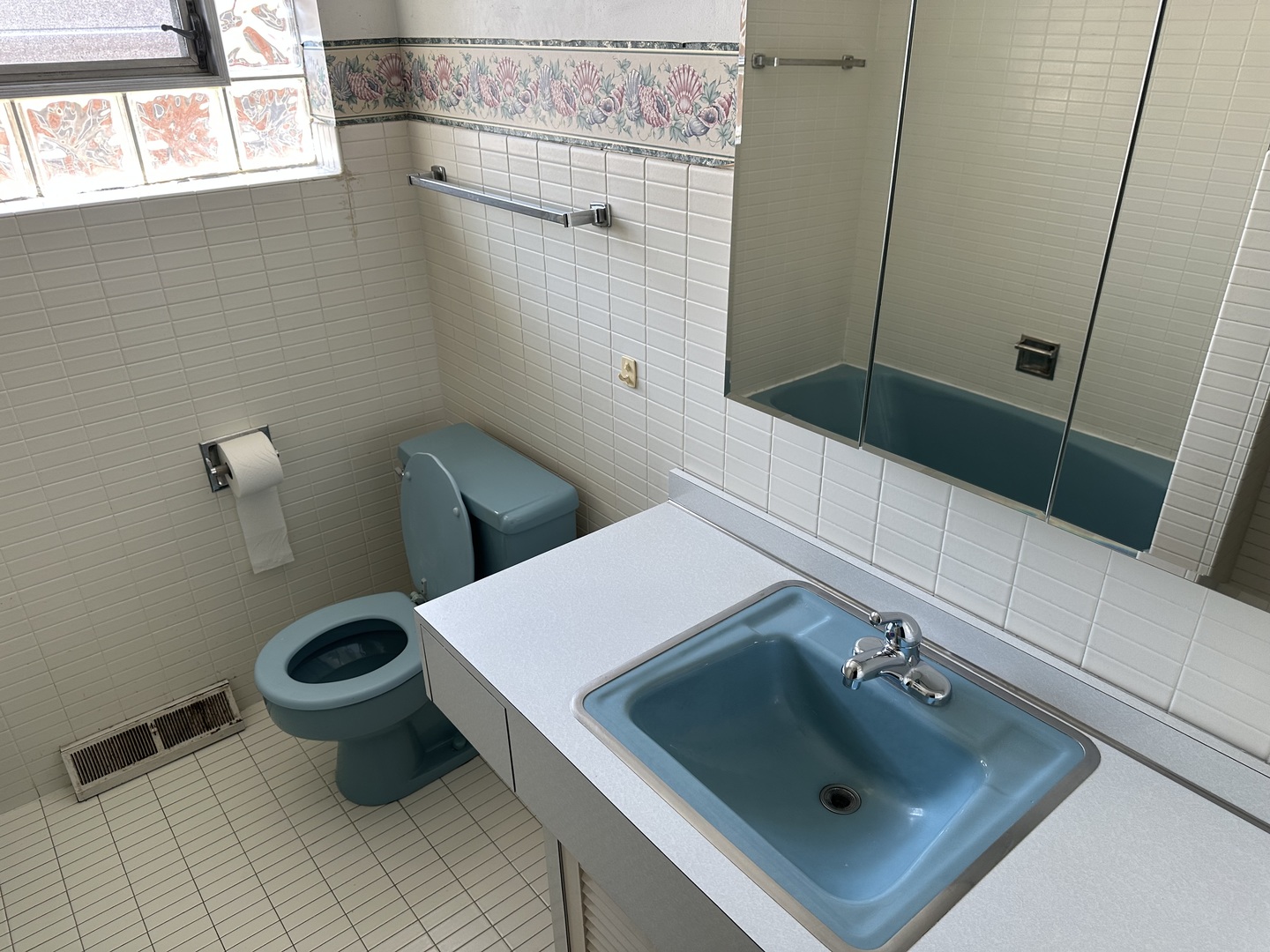 8517 South Kilbourn Avenue Chicago, IL 60652 - Photo 13 of 21 a bathroom with a sink and toilet