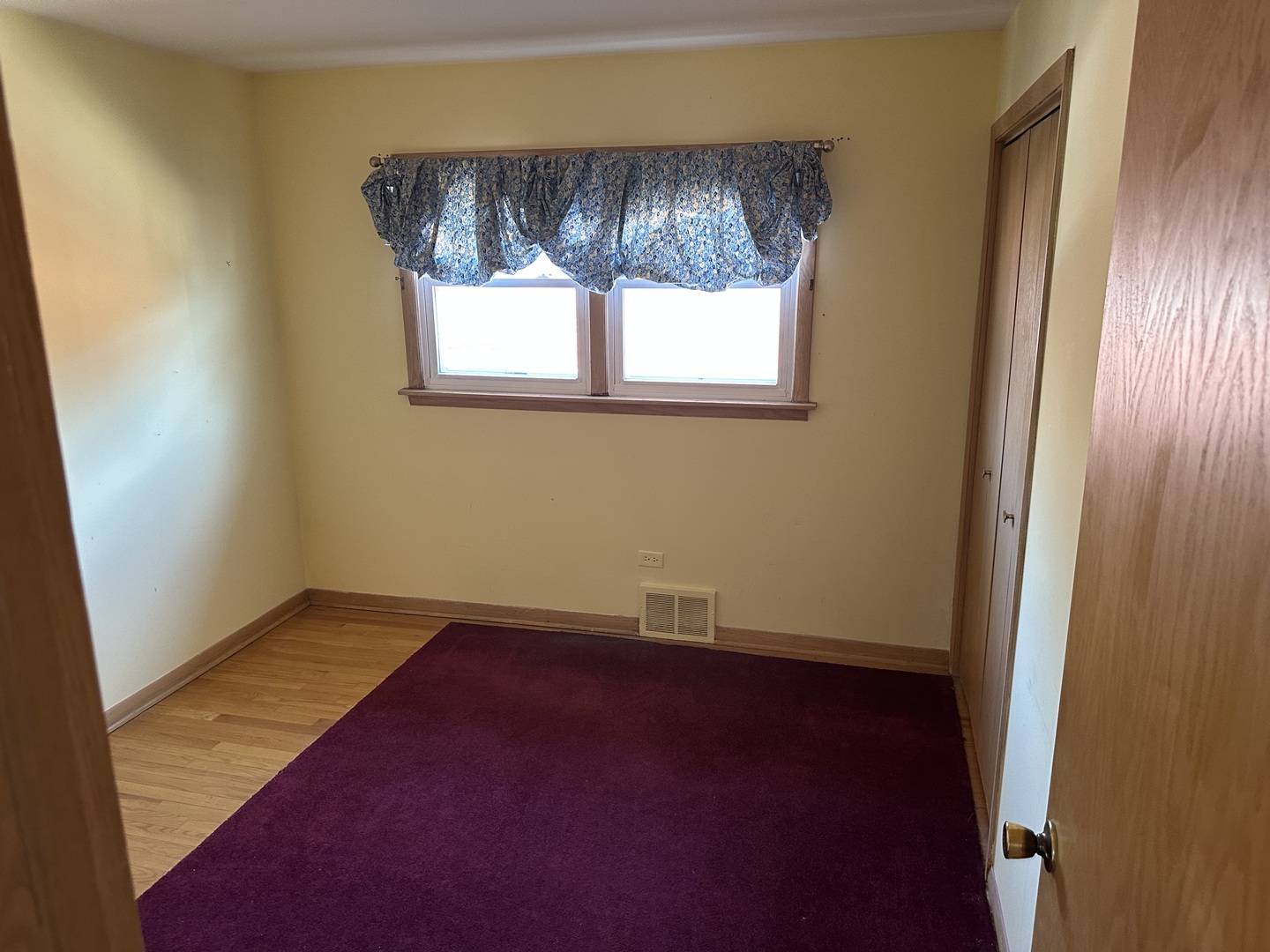 8517 South Kilbourn Avenue Chicago, IL 60652 - Photo 17 of 21 an empty room with a window