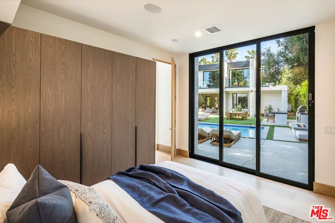 17055 Rancho Street Encino, CA 91316 - Photo 46 of 73