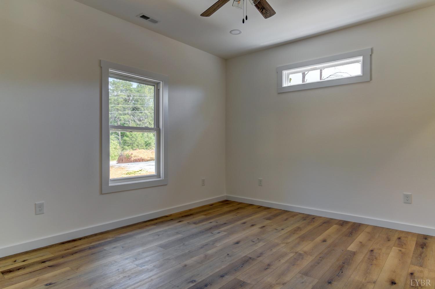330 Bellview Road Appomattox, VA 24522 - Photo 15 of 26 an empty room with a window