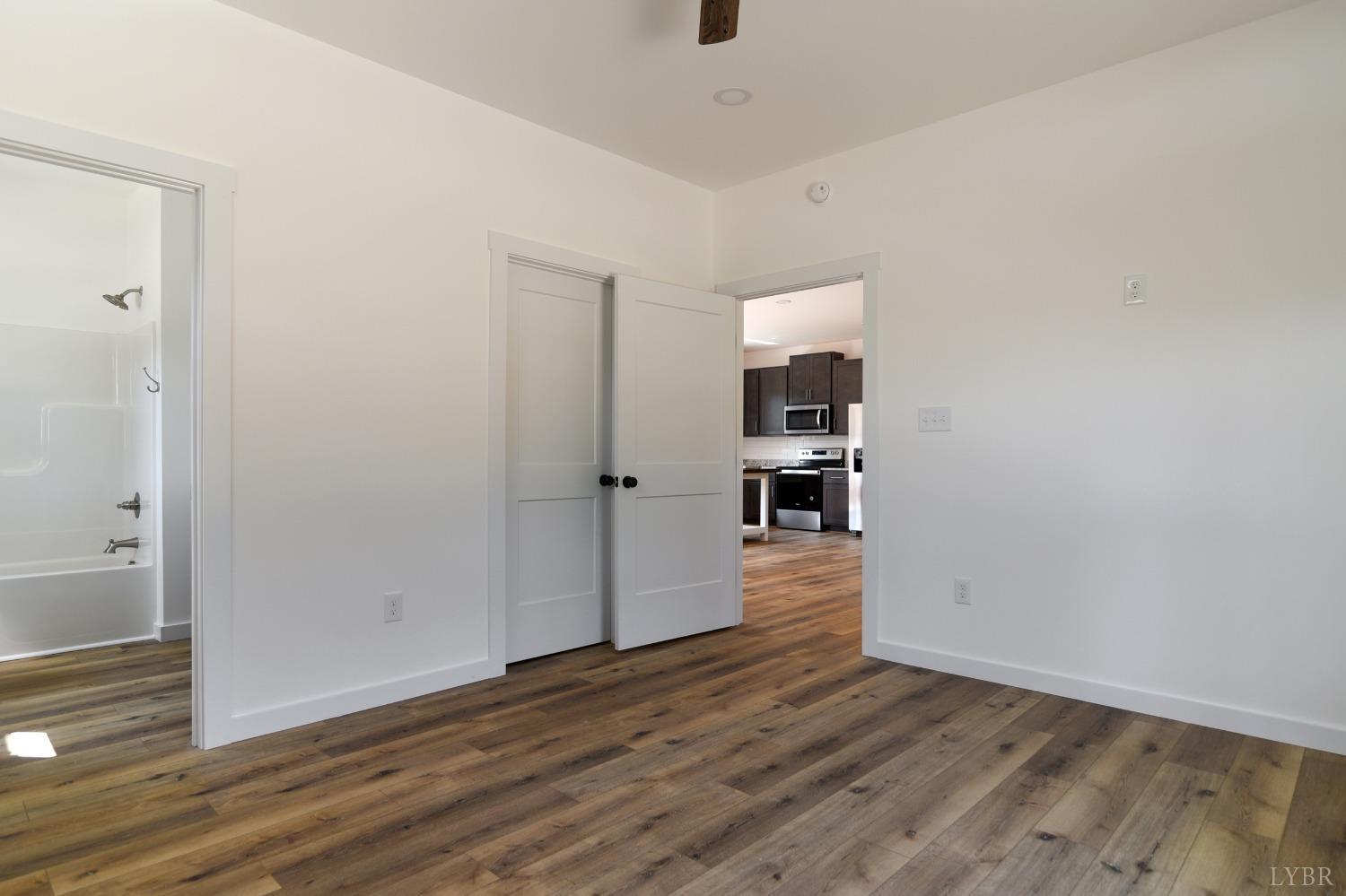 330 Bellview Road Appomattox, VA 24522 - Photo 18 of 26 wooden floor in an empty room