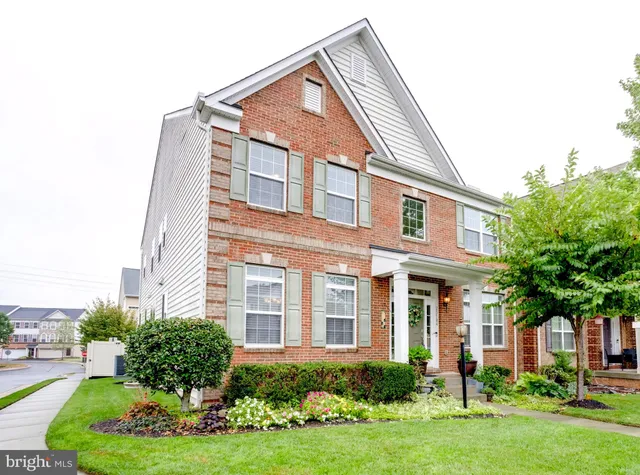 $915,000 | 25184 Crested Wheat Drive, Aldie, VA 20105