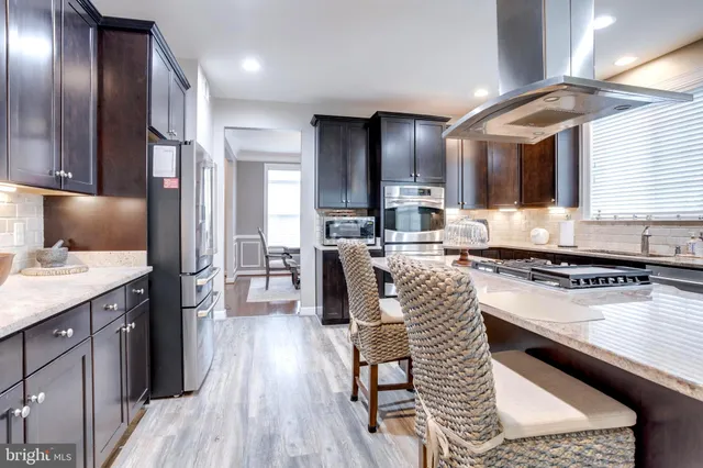 $915,000 | 25184 Crested Wheat Drive, Aldie, VA 20105