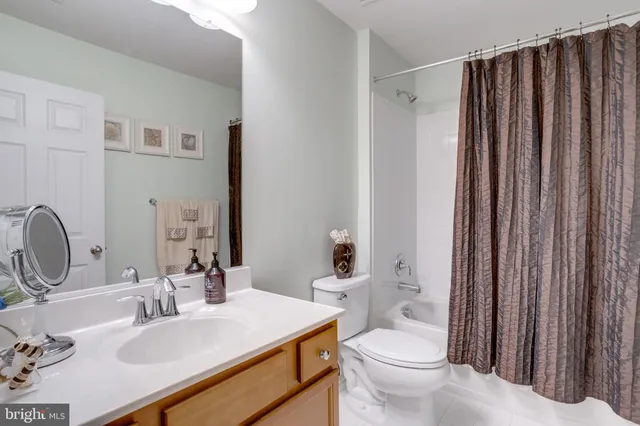 $915,000 | 25184 Crested Wheat Drive, Aldie, VA 20105