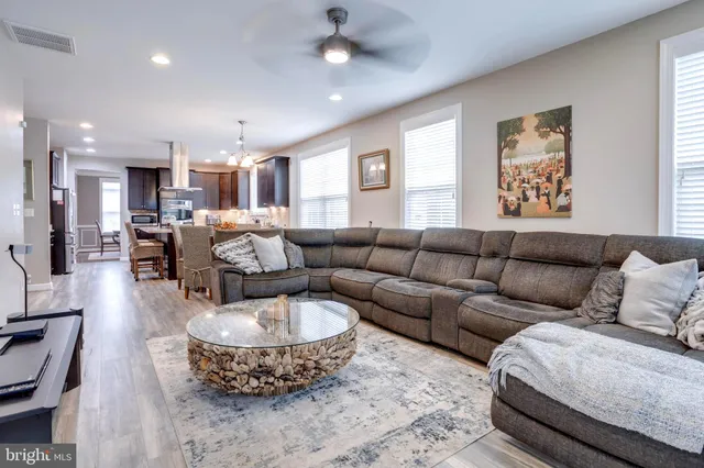 $915,000 | 25184 Crested Wheat Drive, Aldie, VA 20105