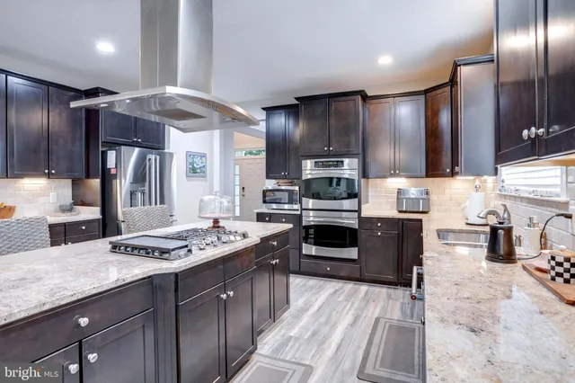 $915,000 | 25184 Crested Wheat Drive, Aldie, VA 20105