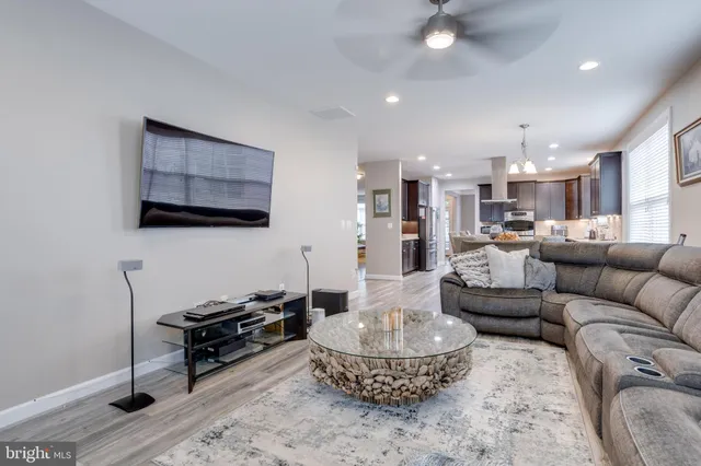 $915,000 | 25184 Crested Wheat Drive, Aldie, VA 20105