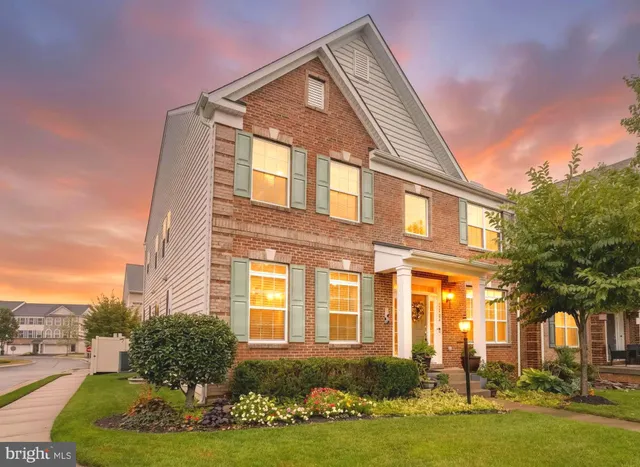 $915,000 | 25184 Crested Wheat Drive, Aldie, VA 20105