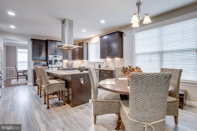 $915,000 | 25184 Crested Wheat Drive, Aldie, VA 20105