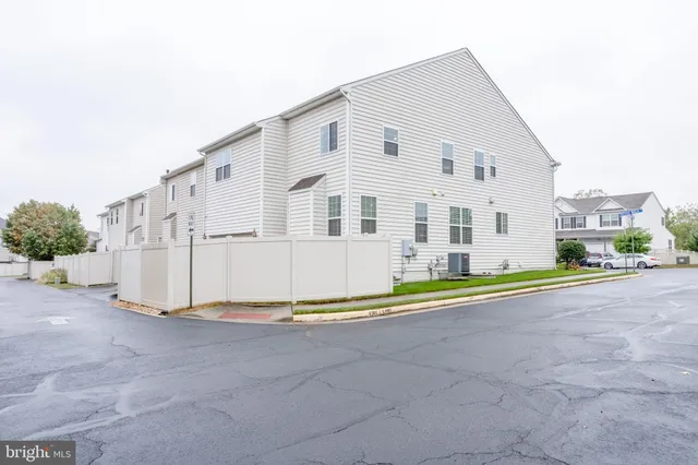 $915,000 | 25184 Crested Wheat Drive, Aldie, VA 20105