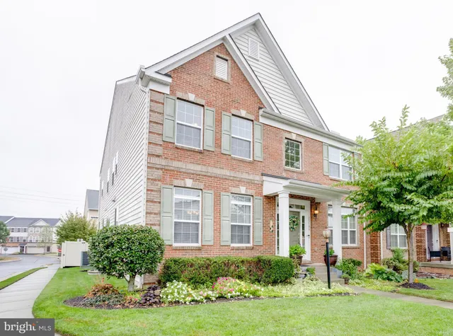 $915,000 | 25184 Crested Wheat Drive, Aldie, VA 20105